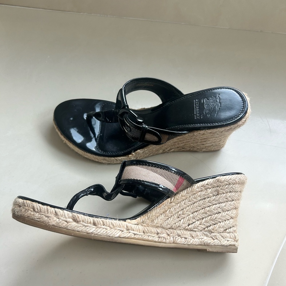 Burberry sandels
